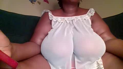 sweetpearl online show from April 17, 2026, 8:28 am