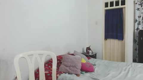 dominic and julieta... independent models online show from January 7, 2025, 1:17 am