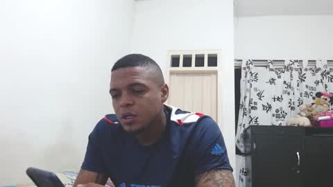 dominic and julieta... independent models online show from March 7, 2025, 10:45 am