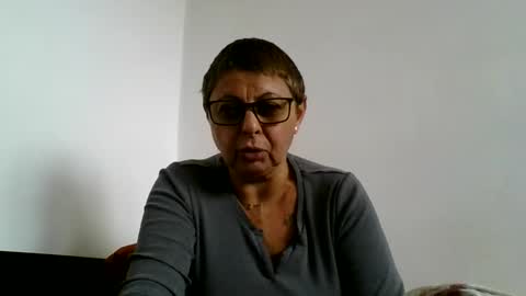 couple online show from October 4, 2025, 9:29 am