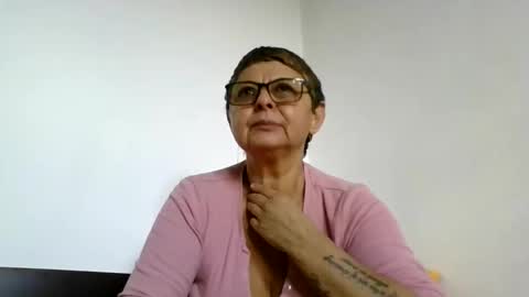 couple online show from October 21, 2025, 9:32 am