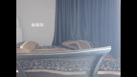 Snapshot of cupxxcake chatting on January 1, 2025, 8:37 pm chloe online show from January 1, 2025, 8:37 pm