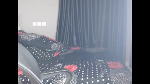 Snapshot of cupxxcake chatting on January 17, 2025, 10:23 pm chloe online show from January 17, 2025, 10:23 pm