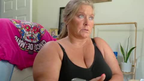 curious couple online show from June 3, 2026, 5:40 pm