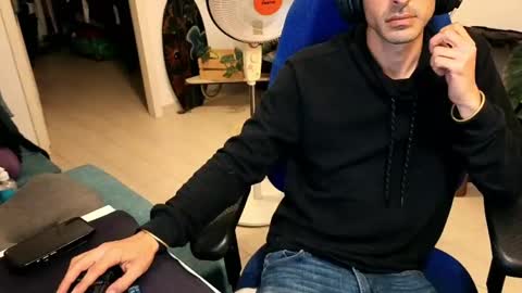 Snapshot of curiousgenie chatting on April 24, 2026, 10:45 pm curiousgenie online show from April 24, 2026, 10:45 pm