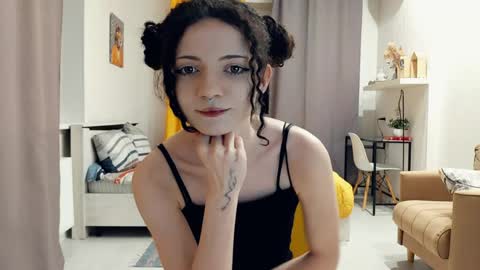 Kira online show from June 3, 2026, 11:10 pm