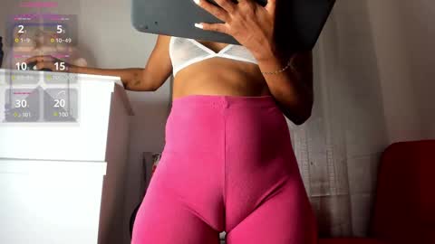 Snapshot of curly_sweett chatting on February 22, 2025, 2:30 pm Curly - OF- CURLY SWEETT online show from February 22, 2025, 2:30 pm
