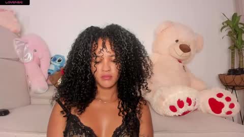 Snapshot of curly_sweett chatting on June 5, 2026, 11:27 am Curly - OF- CURLY SWEETT online show from June 5, 2026, 11:27 am