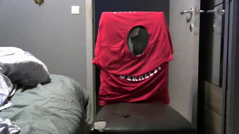 curlyfurly online show from December 5, 2025, 5:31 pm