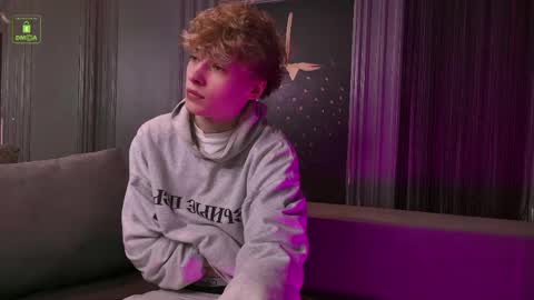 Snapshot of curlytwinkboy chatting on April 22, 2026, 4:15 am KEVIN online show from April 22, 2026, 4:15 am