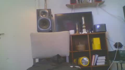 curvedcoxxs online show from October 24, 2025, 2:24 pm