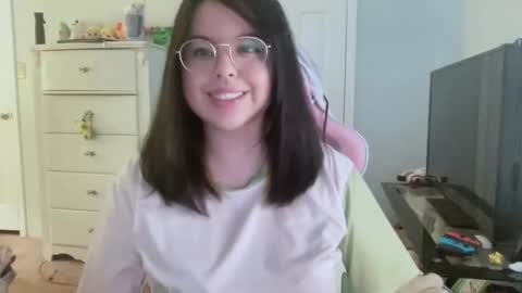 Snapshot of curviiemm30 chatting on January 10, 2026, 7:48 pm Emmie online show from January 10, 2026, 7:48 pm