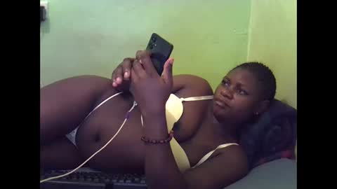 curvy_corazon1 online show from November 4, 2025, 6:40 pm