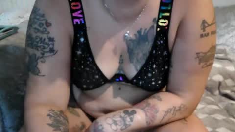 curvybbwqueen online show from September 27, 2025, 12:48 am