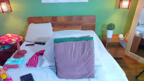 Danna online show from April 15, 2026, 4:58 pm