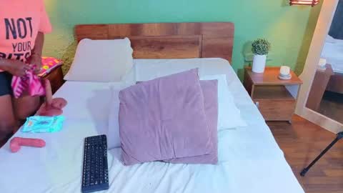 Danna online show from April 19, 2026, 1:21 pm