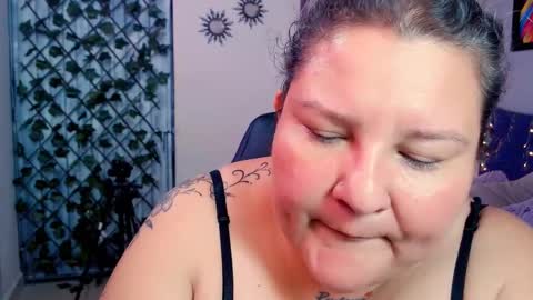 Snapshot of curvyema chatting on December 21, 2024, 6:23 pm EMA online show from December 21, 2024, 6:23 pm