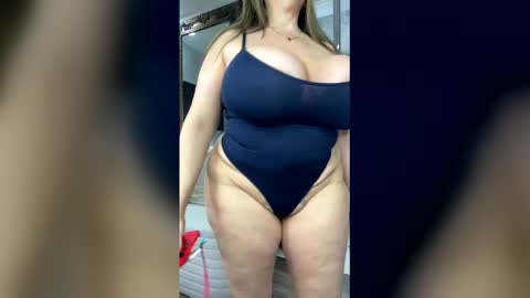 Snapshot of curvyfunlover chatting on March 25, 2026, 12:55 pm curvyfunlover online show from March 25, 2026, 12:55 pm