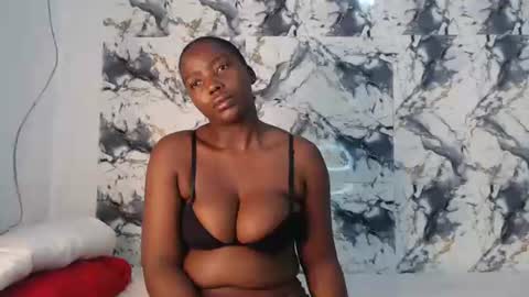 Snapshot of curvyj255 chatting on June 21, 2026, 8:33 pm curvyj255 online show from June 21, 2026, 8:33 pm