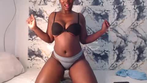 Snapshot of curvyj255 chatting on July 11, 2026, 7:49 pm curvyj255 online show from July 11, 2026, 7:49 pm