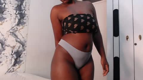Snapshot of curvyj255 chatting on July 28, 2026, 7:39 pm curvyj255 online show from July 28, 2026, 7:39 pm