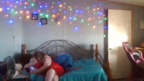 dahlia -kim online show from December 22, 2024, 9:53 pm