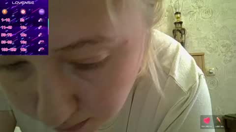 Curvy online show from April 21, 2026, 10:54 am