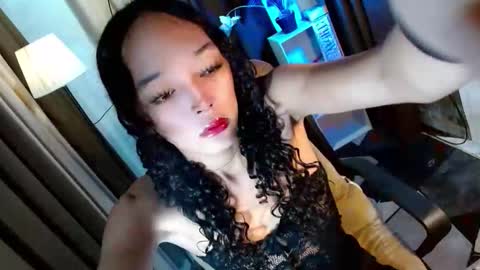 BBY CURLYHANNA online show from November 9, 2025, 3:21 pm