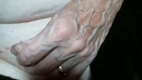 Snapshot of cutandwaxed2 chatting on October 19, 2025, 1:34 pm BI SMOOTH MATURE SUB online show from October 19, 2025, 1:34 pm