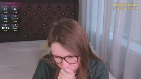 Snapshot of cute_darina chatting on April 23, 2026, 1:18 am Everyday stream in the same time online show from April 23, 2026, 1:18 am