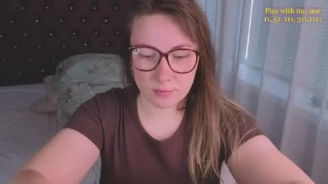 Snapshot of cute_darina chatting on May 8, 2026, 1:33 am Everyday stream in the same time online show from May 8, 2026, 1:33 am