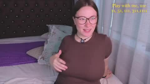 Snapshot of cute_darina chatting on May 24, 2026, 1:32 am Everyday stream in the same time online show from May 24, 2026, 1:32 am