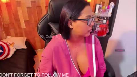    Independent Model online show from October 3, 2025, 11:24 pm