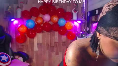    Independent Model online show from October 27, 2025, 11:41 pm