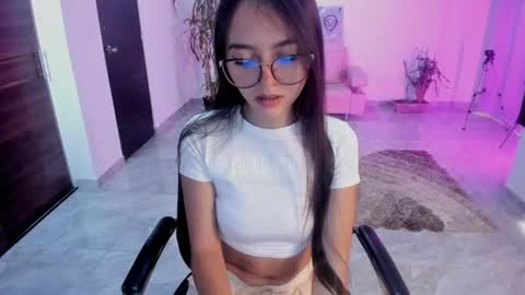 Snapshot of cute_fox_1 chatting on July 25, 2026, 1:41 pm Bella Fox online show from July 25, 2026, 1:41 pm