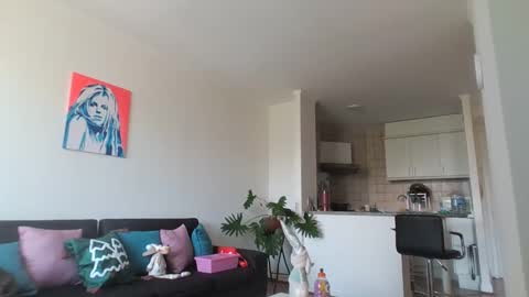 Snapshot of cute_friends chatting on November 22, 2025, 6:51 pm Cute friends online show from November 22, 2025, 6:51 pm