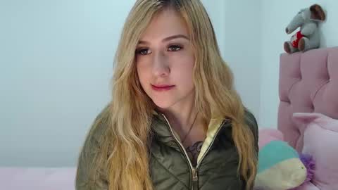 Isabella online show from February 2, 2025, 5:10 am