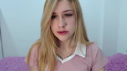 Isabella online show from February 23, 2025, 9:59 pm