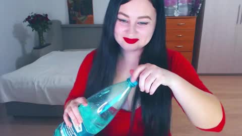 cute_jes online show from February 19, 2025, 5:49 pm