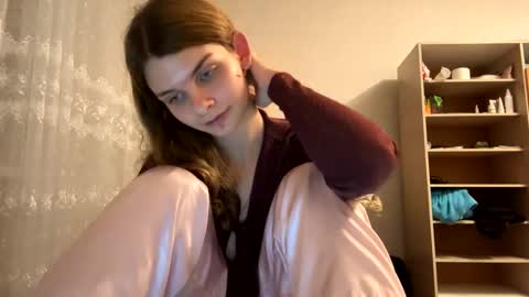 cute_kitte online show from January 5, 2025, 1:03 am