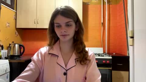 cute_kitte online show from January 6, 2025, 10:05 pm
