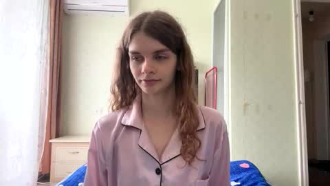 cute_kitte online show from October 5, 2025, 7:28 am