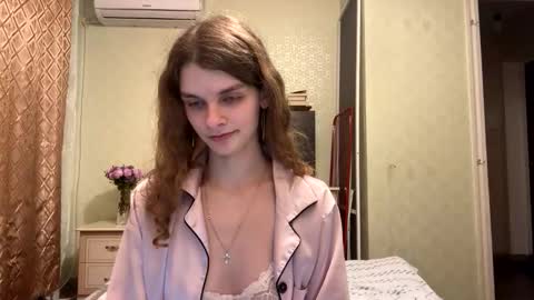 cute_kitte online show from October 11, 2025, 7:01 pm