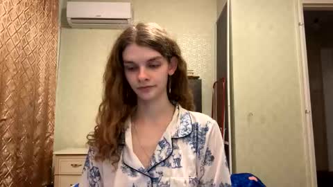 cute_kitte online show from November 12, 2025, 9:14 pm