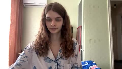 cute_kitte online show from November 17, 2025, 12:11 pm