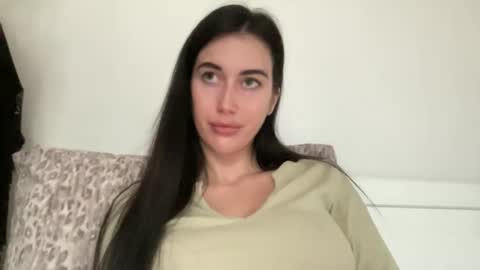cute_kriss94 online show from November 16, 2025, 12:44 pm