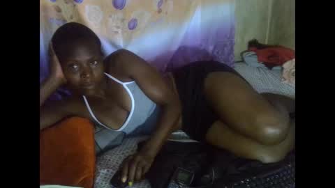 cute_leylah online show from April 19, 2026, 1:21 pm