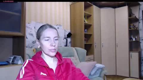 cute_lion_ online show from November 18, 2025, 6:23 pm