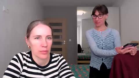 cute_lion_ online show from April 21, 2026, 3:50 pm