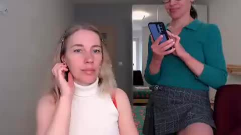 Snapshot of cute_lion_ chatting on April 24, 2026, 12:29 pm cute_lion_ online show from April 24, 2026, 12:29 pm